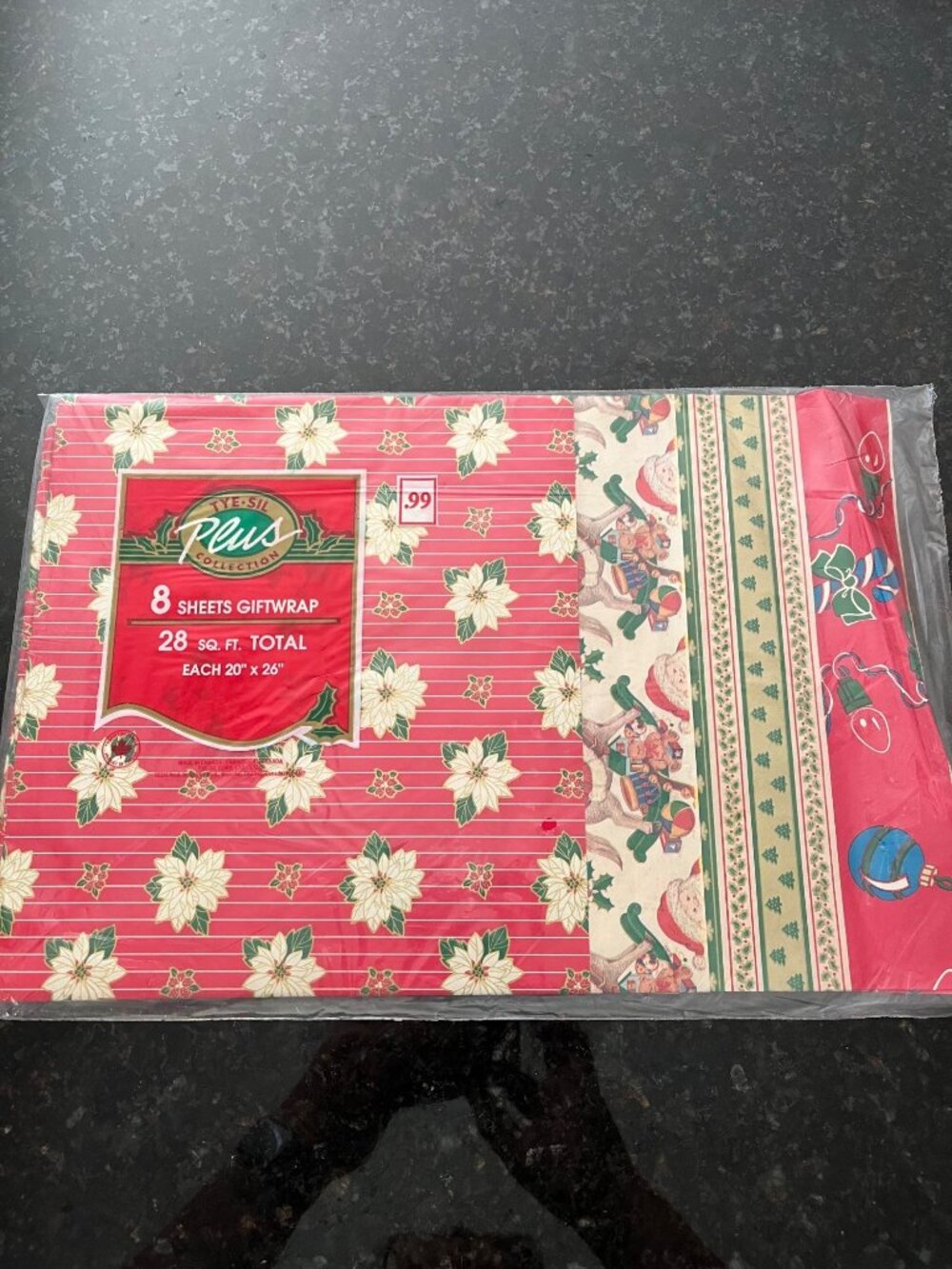 Vintage Christmas Giftwrap A954